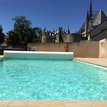 Le Relais Du Bellay ホテル 3*