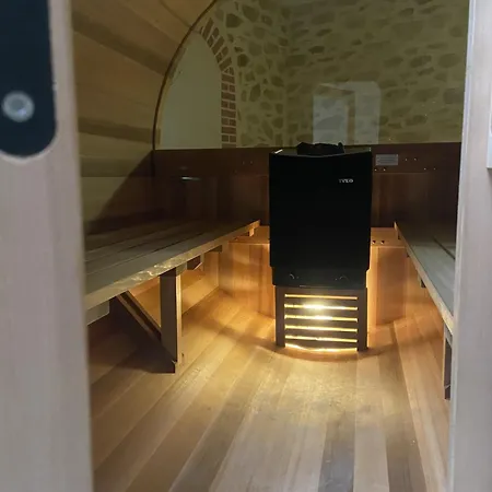 Le Relais Du Bellay Hotel 3*