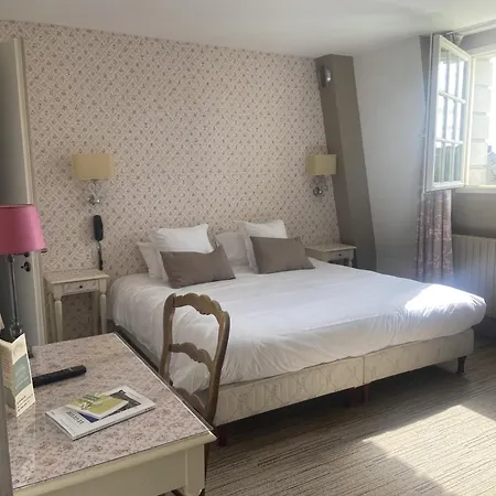 Hotel Le Relais Du Bellay