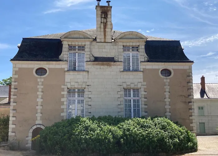 Hotel Le Relais Du Bellay 3*