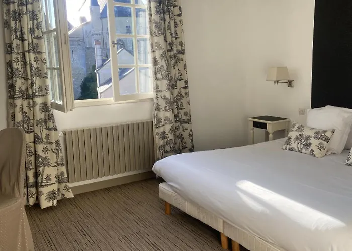 Le Relais Du Bellay Hotel