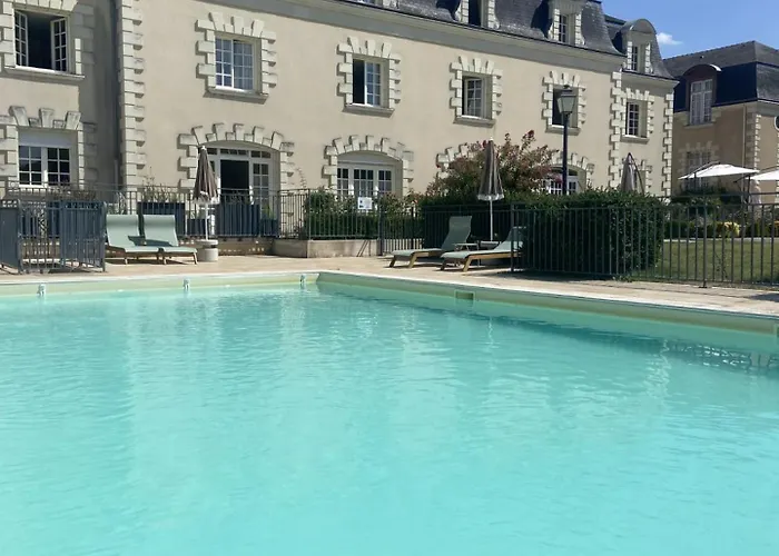 מלון Le Relais Du Bellay 3*